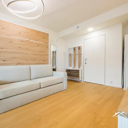 Waterfront Lux| Studio|a/c|parking|gym|wifi By Tilo *